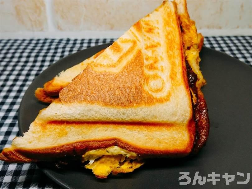 特大ハンバーグとふわふわタマゴとチーズのホットサンド