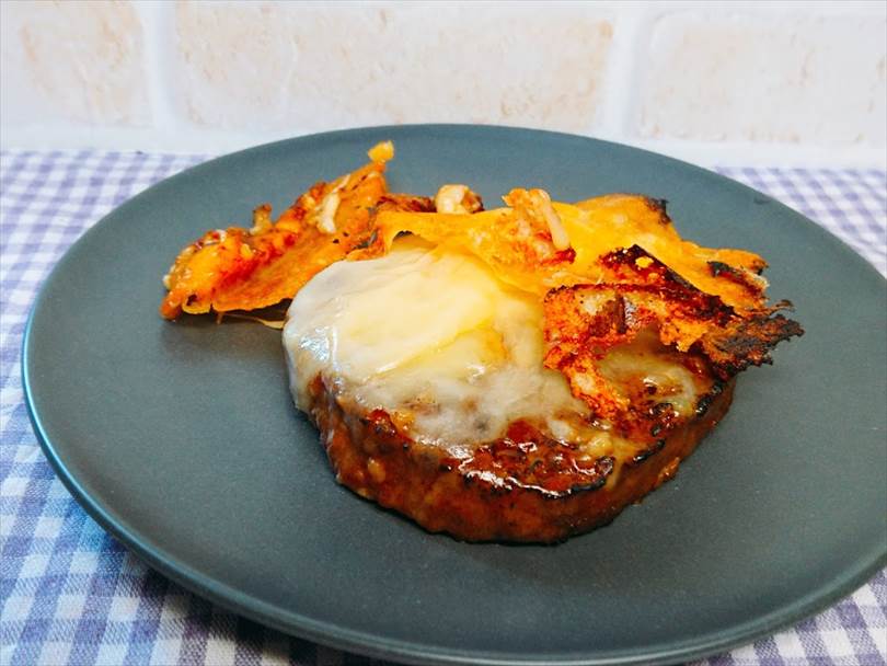 ホットサンドメーカーで焼いた後のハンバーグ