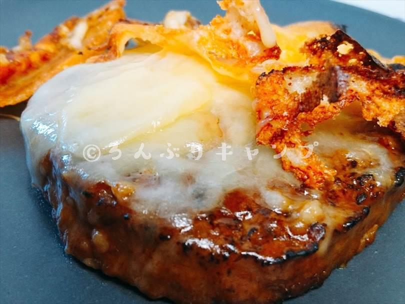 ホットサンドメーカーで焼いた後のハンバーグ