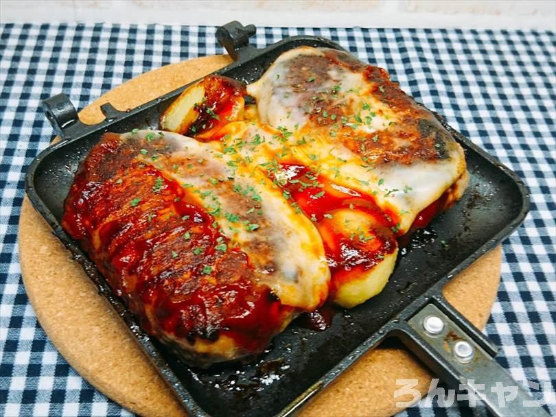 ホットサンドメーカーで焼いたハンバーグとじゃがいも