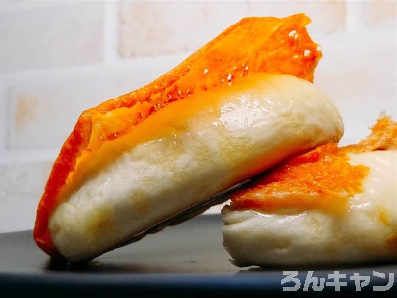 ホットサンドメーカーで焼いたチーズのせ肉まん