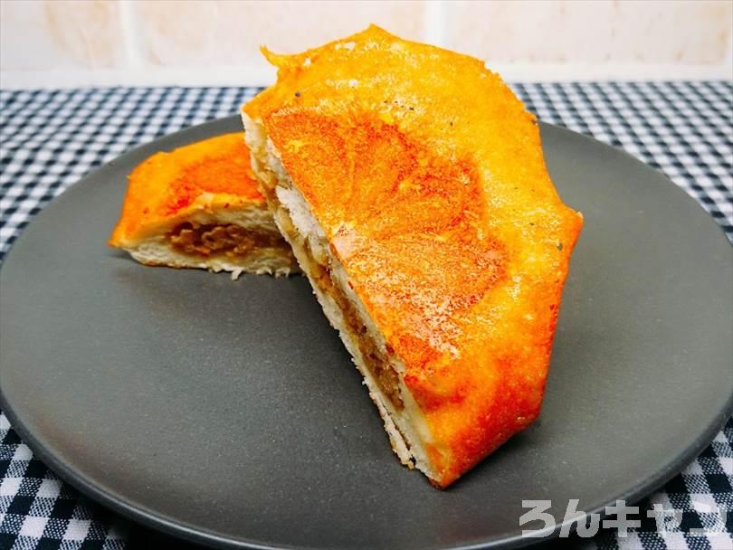 ホットサンドメーカーで焼いたチーズのせ肉まん