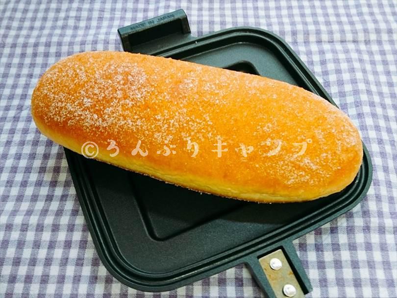 ホットサンドメーカーで焼く前の揚げパン