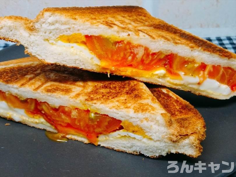 四角い目玉焼きを使ってホットサンドを焼く