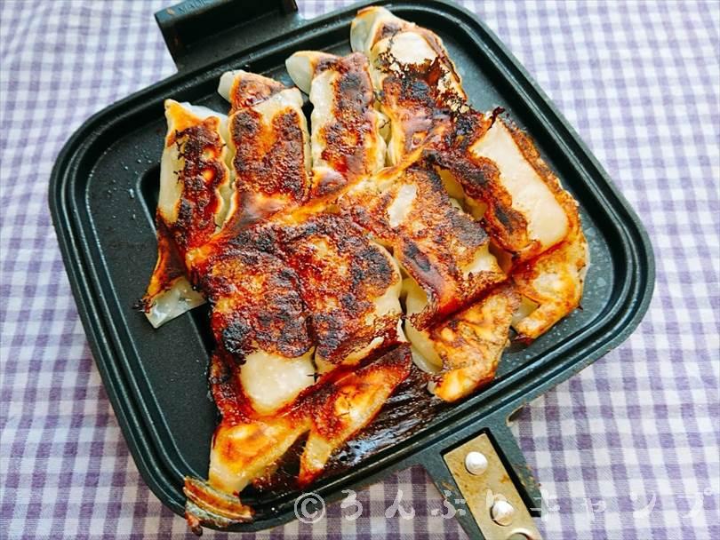 ホットサンドメーカーで焼いた後の餃子