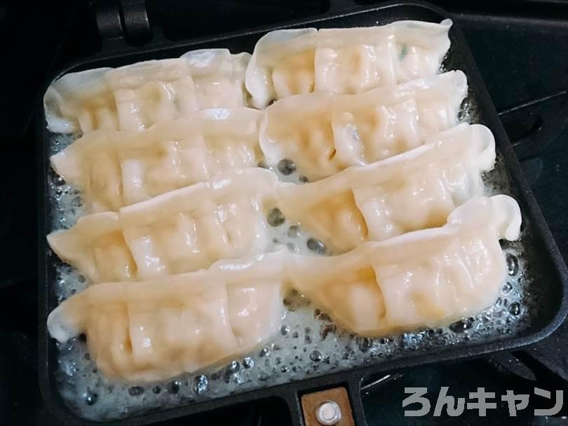 ホットサンドメーカーで焼いた冷凍餃子