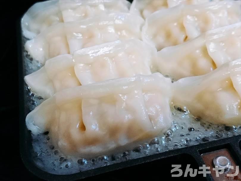 ホットサンドメーカーで焼いた冷凍餃子