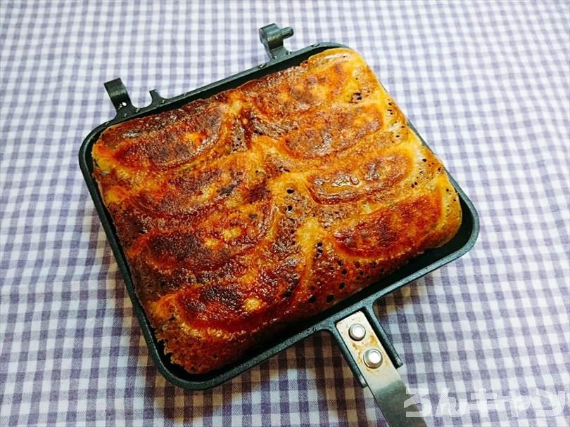 ホットサンドメーカーで焼いた冷凍餃子