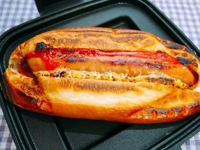 ホットサンドメーカーで焼いた後のホットドッグ