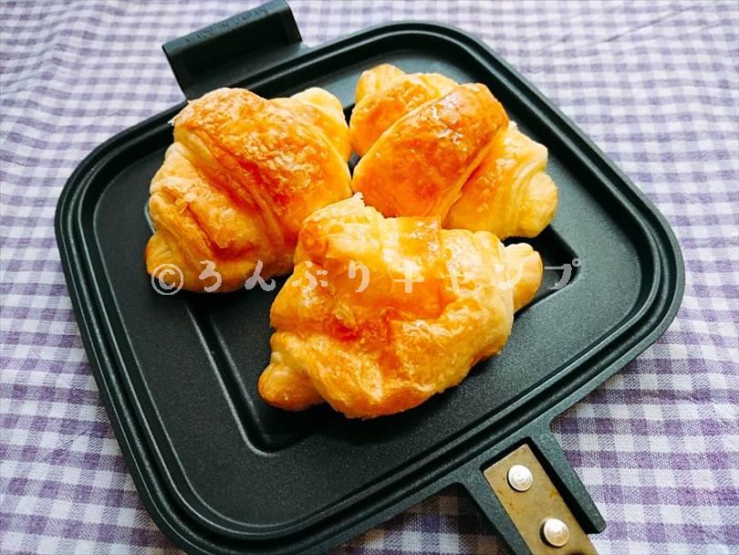 ホットサンドメーカーで焼く前のミニクロワッサン
