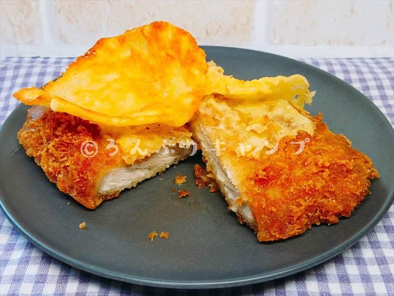 ホットサンドメーカーで焼いた後のとんかつを半分に切った状態