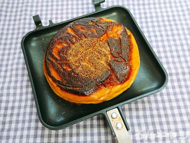 ホットサンドメーカーで焼いたあんぱん