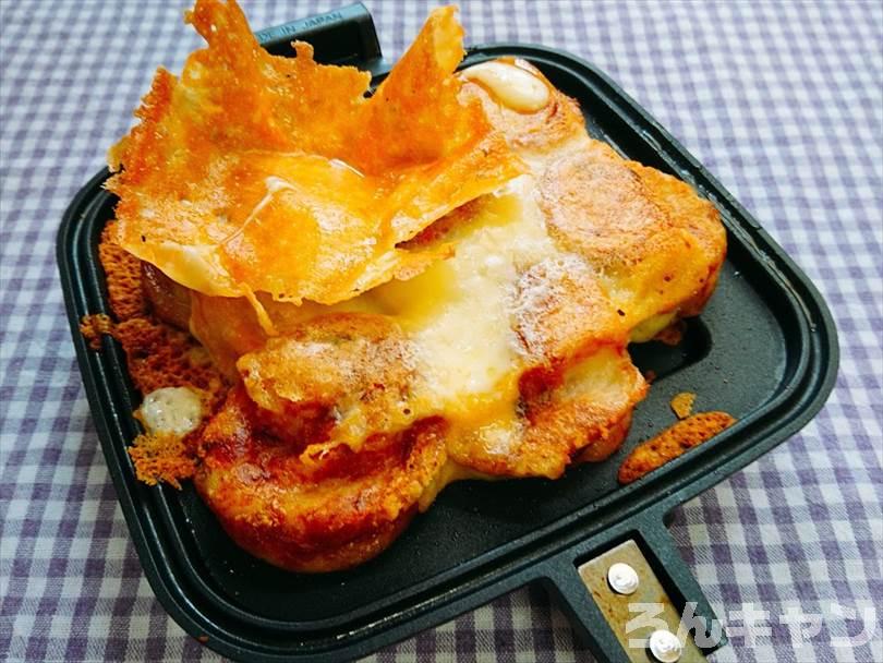 ホットサンドメーカーで焼いた後のセブンイレブンの冷凍たこ焼き