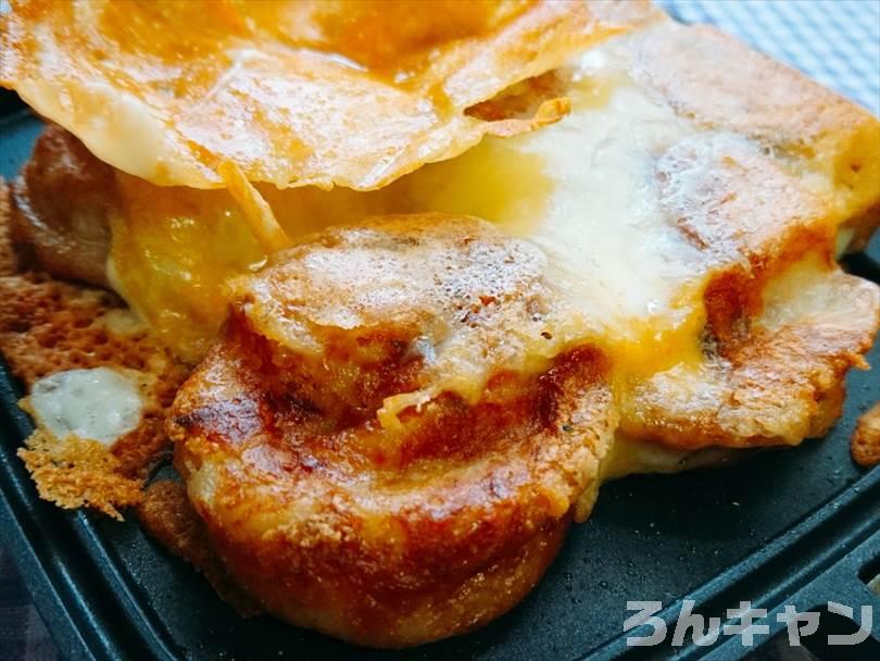 ホットサンドメーカーで焼いた後のセブンイレブンの冷凍たこ焼き