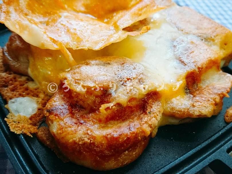 ホットサンドメーカーで焼いた後のセブンイレブンの冷凍たこ焼き