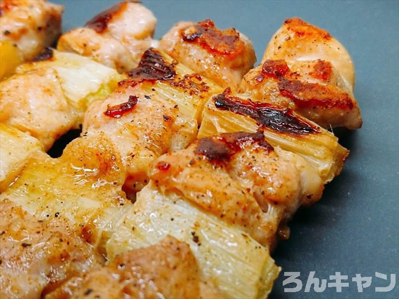 ホットサンドメーカーで焼いた焼き鳥（ネギマ串）