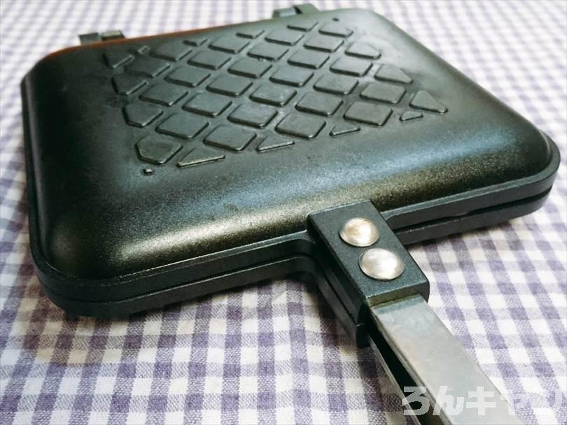 ホットサンドメーカーで焼く前のシャウエッセンとじゃがいも