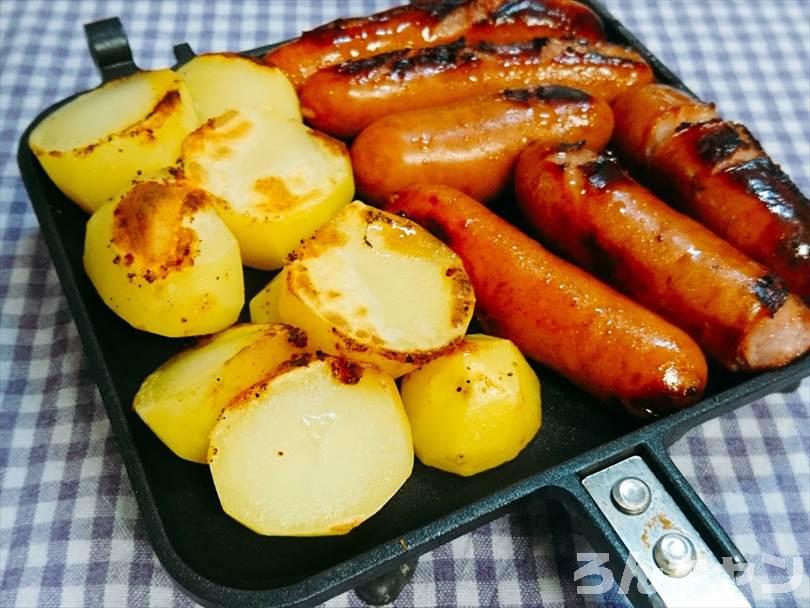 ホットサンドメーカーで焼いたシャウエッセン(ウインナーソーセージ)とじゃがいも