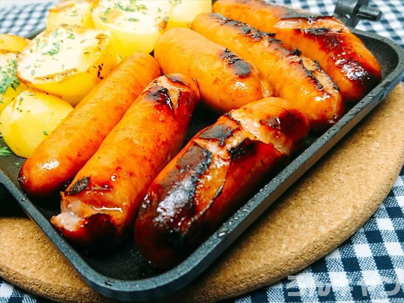 ホットサンドメーカーで焼いたシャウエッセン(ウインナーソーセージ)とじゃがいも