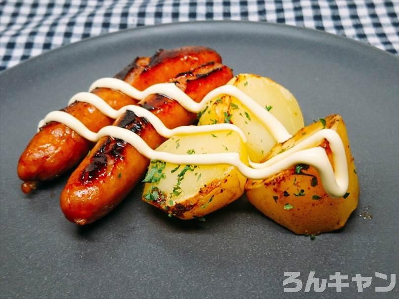 ホットサンドメーカーで焼いたシャウエッセン(ウインナーソーセージ)とじゃがいも
