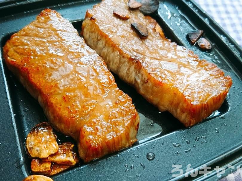 ホットサンドメーカーで焼いた後の黒毛和牛ステーキ