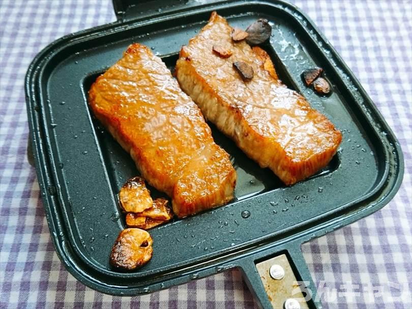 ホットサンドメーカーで焼いた後の黒毛和牛ステーキ
