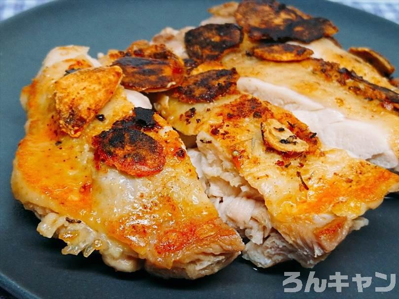 ホットサンドメーカーで焼いた後の鶏もも肉