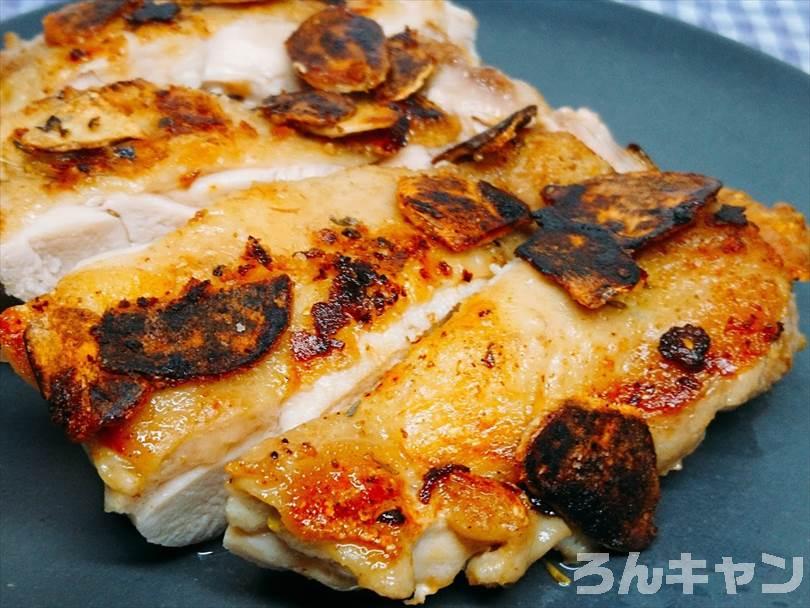 ホットサンドメーカーで焼いた後の鶏もも肉