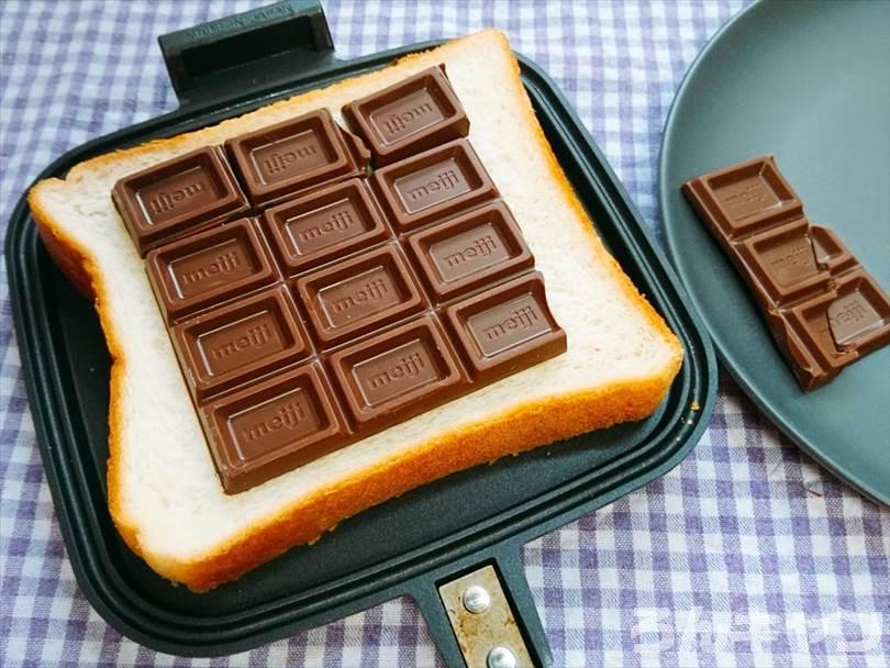 ホットサンドメーカーで焼く前のチョコバナナホットサンド