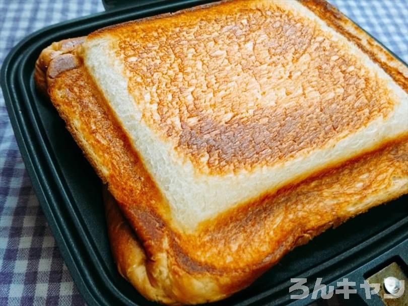 ホットサンドメーカーで焼いた後のチョコバナナホットサンド