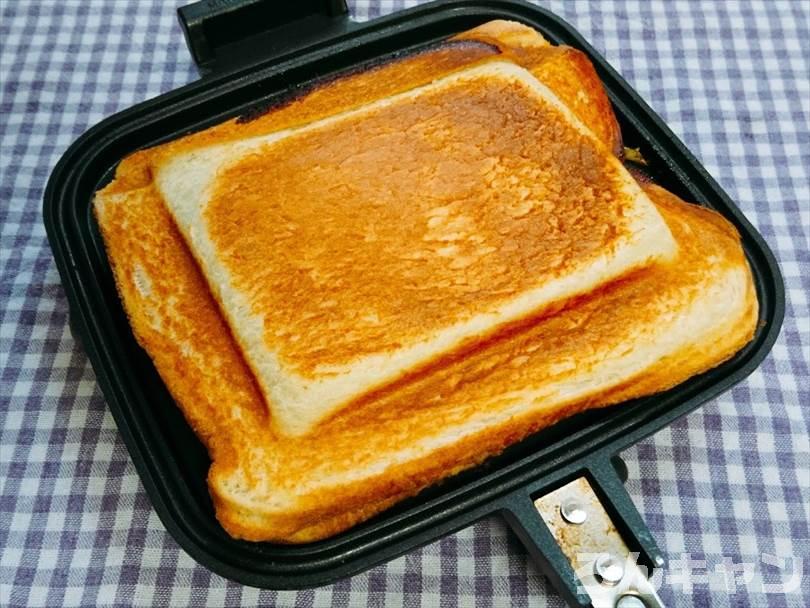 ホットサンドメーカーで焼いた後のカツサンド