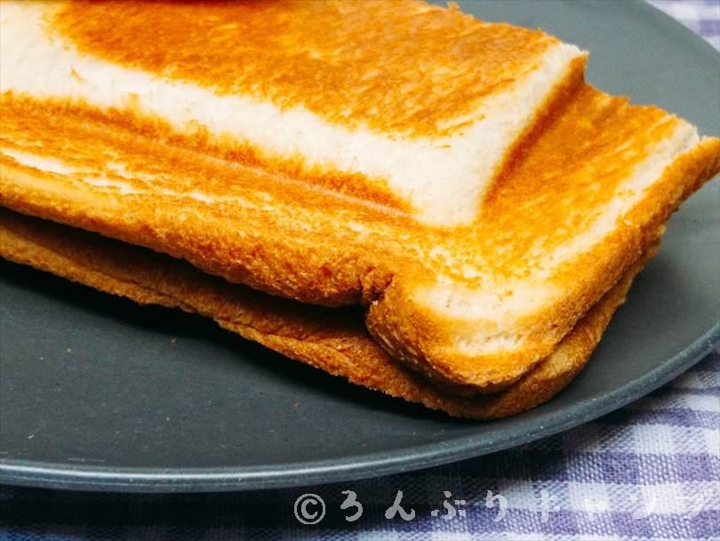 ホットサンドメーカーで焼いた後のカツサンドの耳