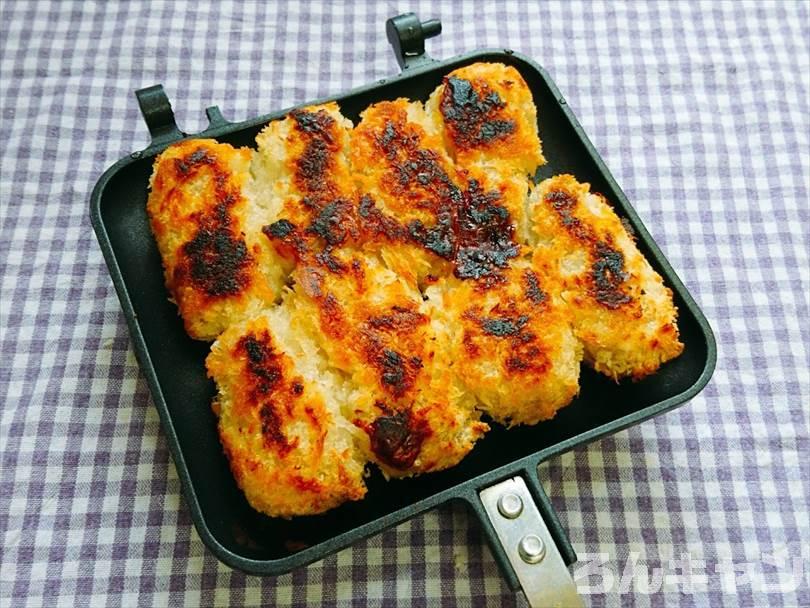 ホットサンドメーカーで焼いた冷凍カキフライ(焼きカキフライの完成)