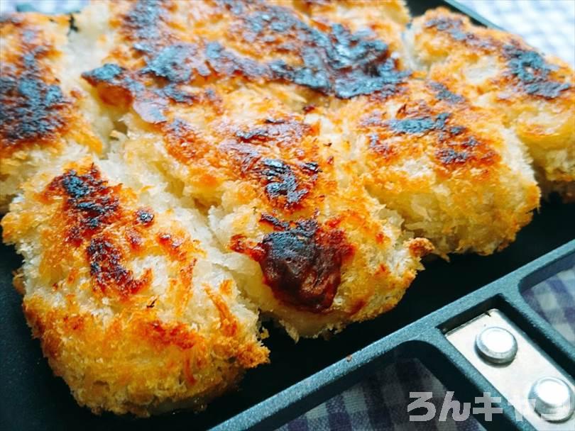 ホットサンドメーカーで焼いた冷凍カキフライ(焼きカキフライの完成)