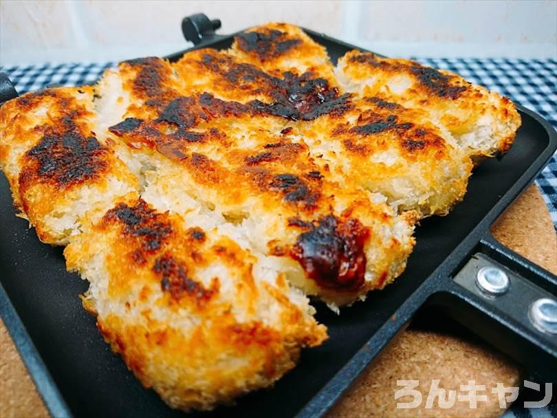 ホットサンドメーカーで焼いた冷凍カキフライ(焼きカキフライの完成)