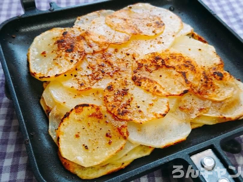 ホットサンドメーカーで焼いた後のじゃがバター