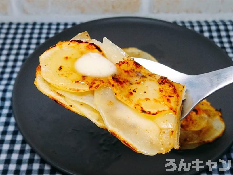 ホットサンドメーカーで焼いたじゃがバターはビールのつまみにもご飯のおかずにもピッタリ