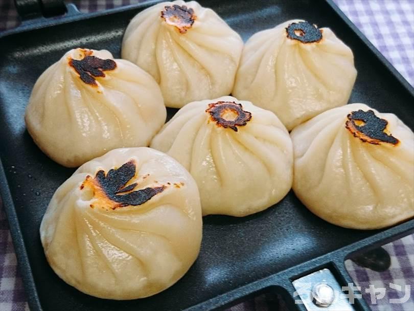 ホットサンドメーカーで焼いた冷凍小籠包