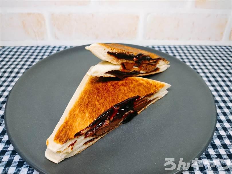 ホットサンドメーカーでチョコレートのランチパックを重ね焼き(ミニチョコ2個を追加ではさんだアレンジレシピ)