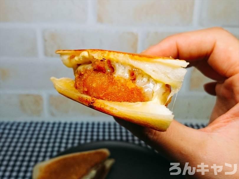 ホットサンドメーカーでハム&マヨネーズのランチパックを重ね焼き(厚切りハムカツととろけるチーズをのせてアレンジレシピ)