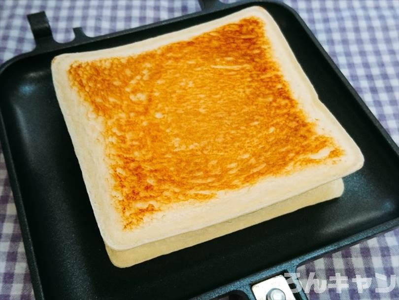 ホットサンドメーカーで焼いたランチパック(ツナマヨネーズ)