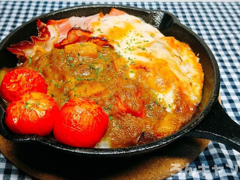 おうちキャンプでダイソーのスキレットで作った焼きカレー