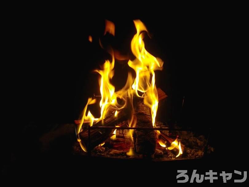 『TokyoCamp 焚き火台』で焚き火を楽しむ