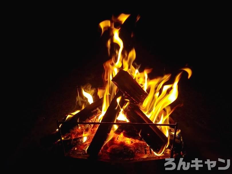 『TokyoCamp 焚き火台』で焚き火