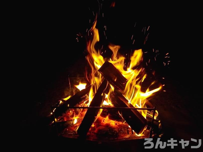 『TokyoCamp 焚き火台』で焚き火