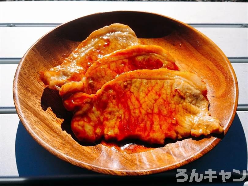 キャンプで生姜焼きを焼く