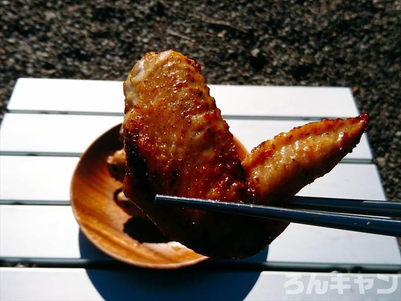 キャンプでマキシマム手羽先を焼く