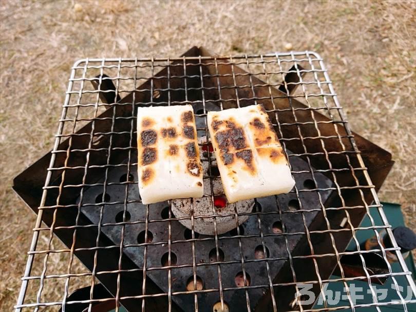 キャンプでお餅を焼いて砂糖醤油で食べる