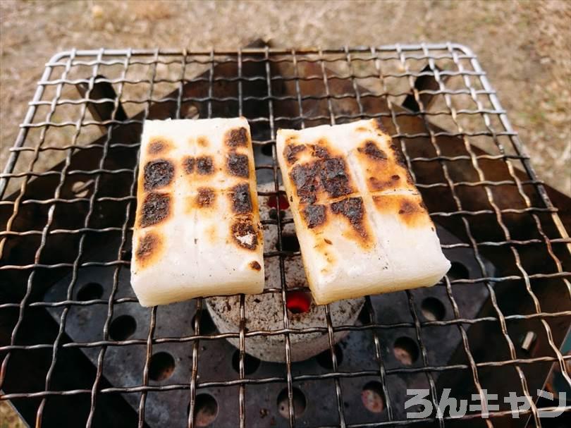 キャンプでお餅を焼いて砂糖醤油で食べる