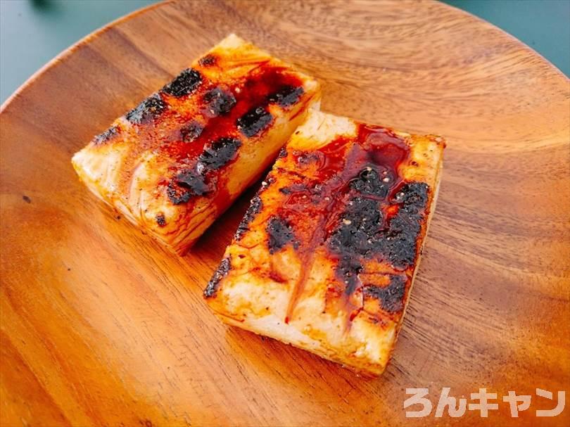 キャンプでお餅を焼いて砂糖醤油で食べる